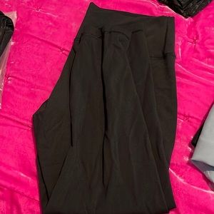 Black wunder under lululemon leggings